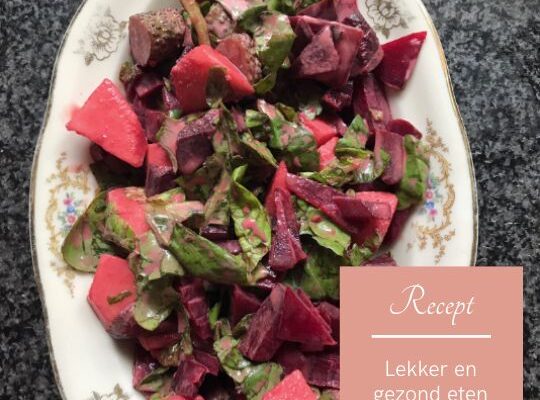 Salade van rode biet en appel